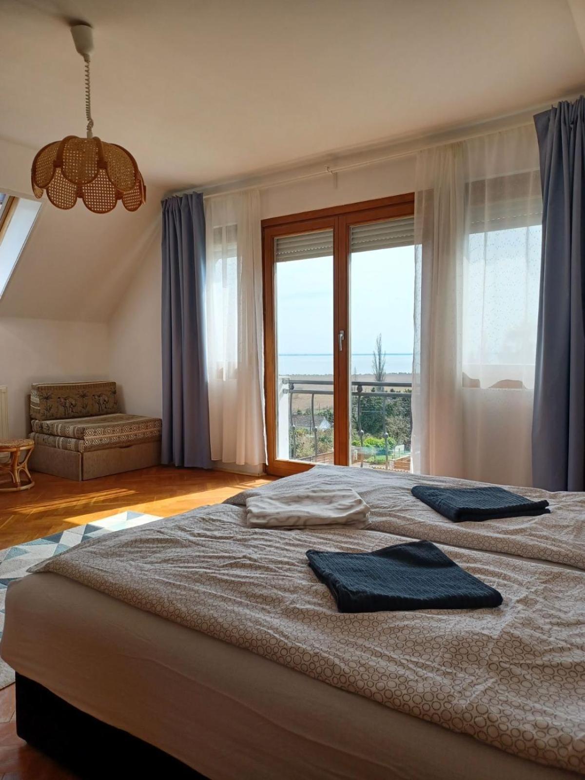 Szigligeti Panorama Apartmanhaz Екстериор снимка