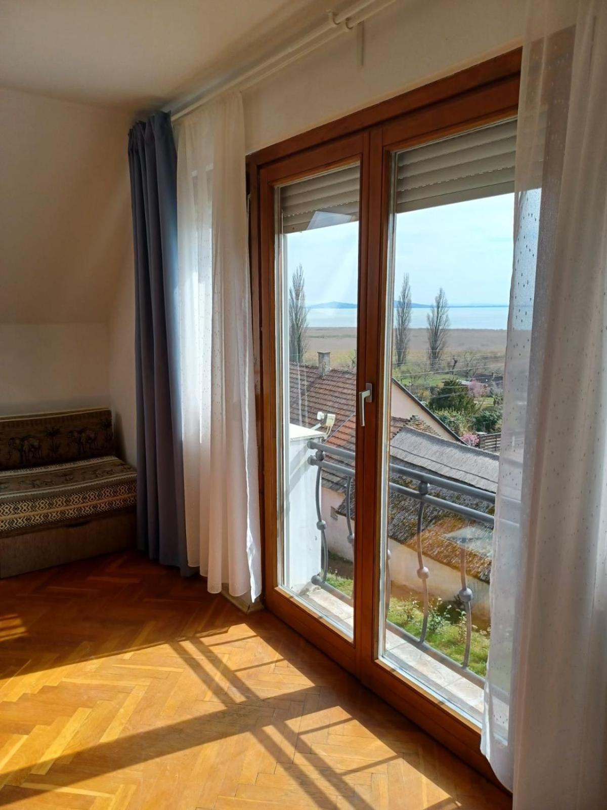 Szigligeti Panorama Apartmanhaz Екстериор снимка