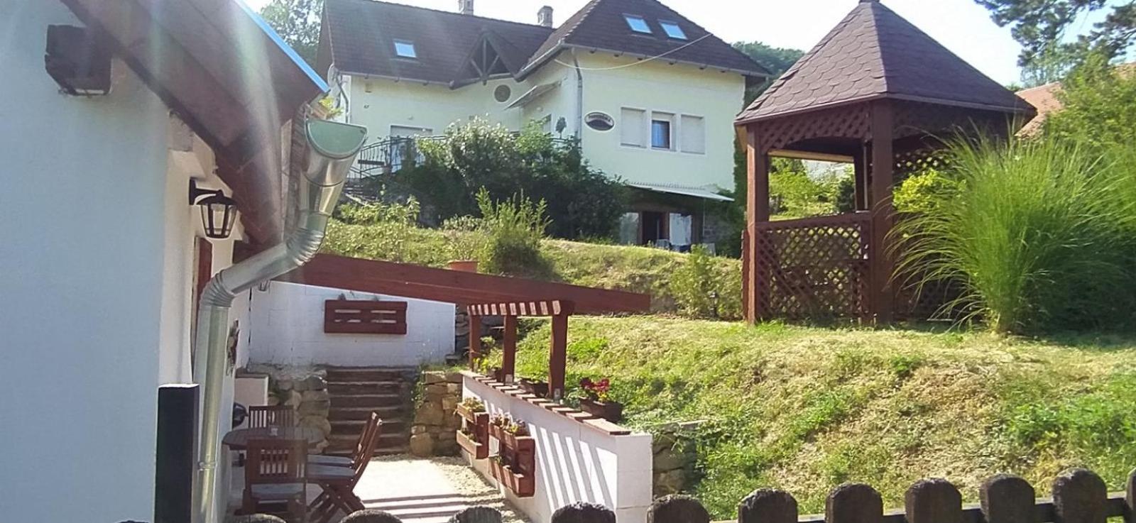 Szigligeti Panorama Apartmanhaz Екстериор снимка