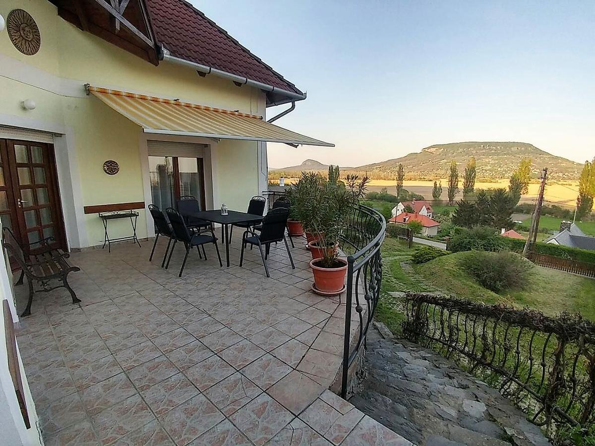 Szigligeti Panorama Apartmanhaz Екстериор снимка