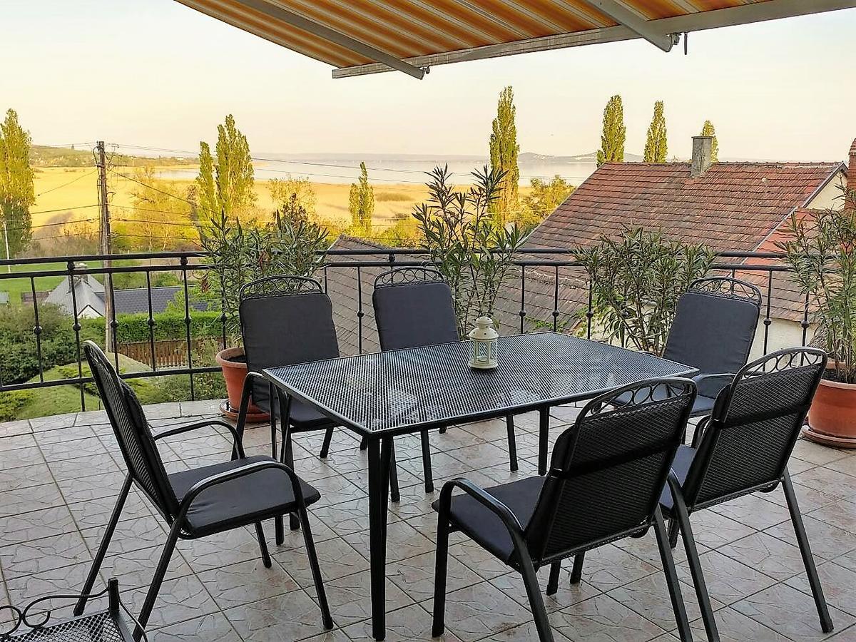 Szigligeti Panorama Apartmanhaz Екстериор снимка