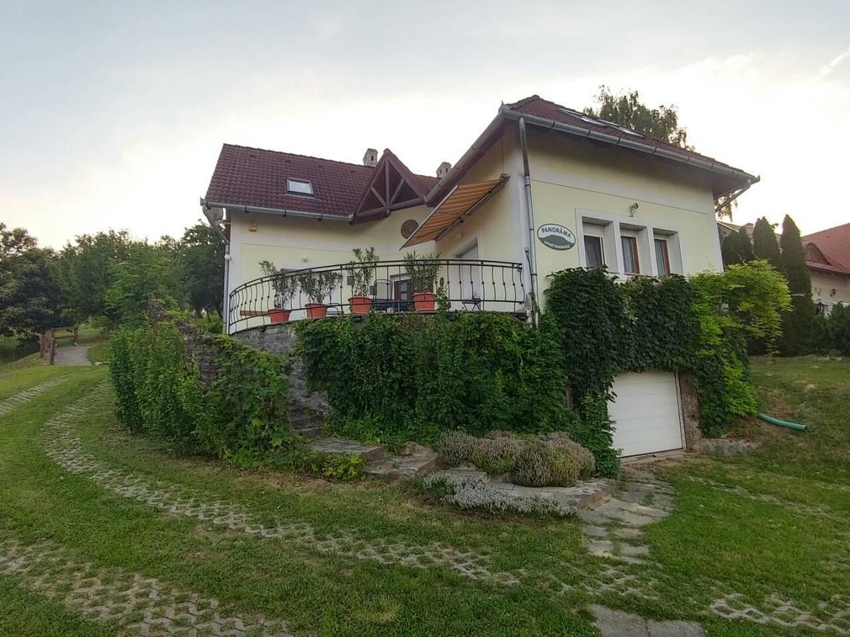 Szigligeti Panorama Apartmanhaz Екстериор снимка